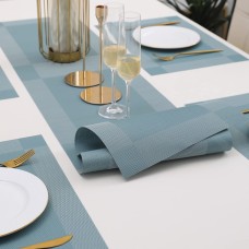 Placemats With Table Runner 